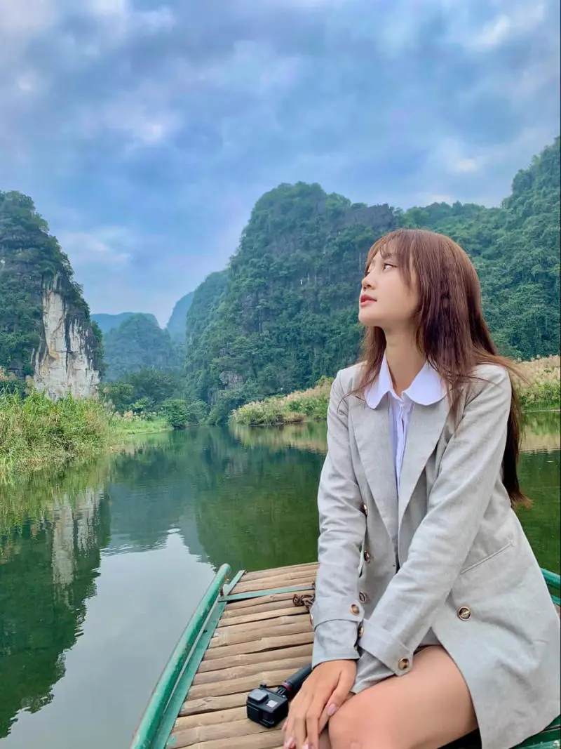 Tr&agrave;ng An trong đ&ocirc;i mắt n&agrave;ng thơ Nhung Nguyen c&oacute; g&igrave; đặc biệt 2