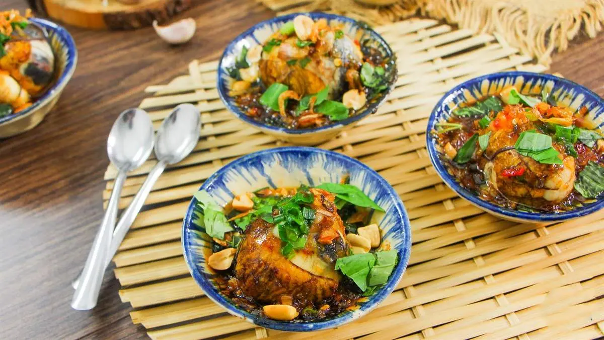 Review món ngon Ninh Bình với món trứng vịt lộn nướng cực kỳ ngon