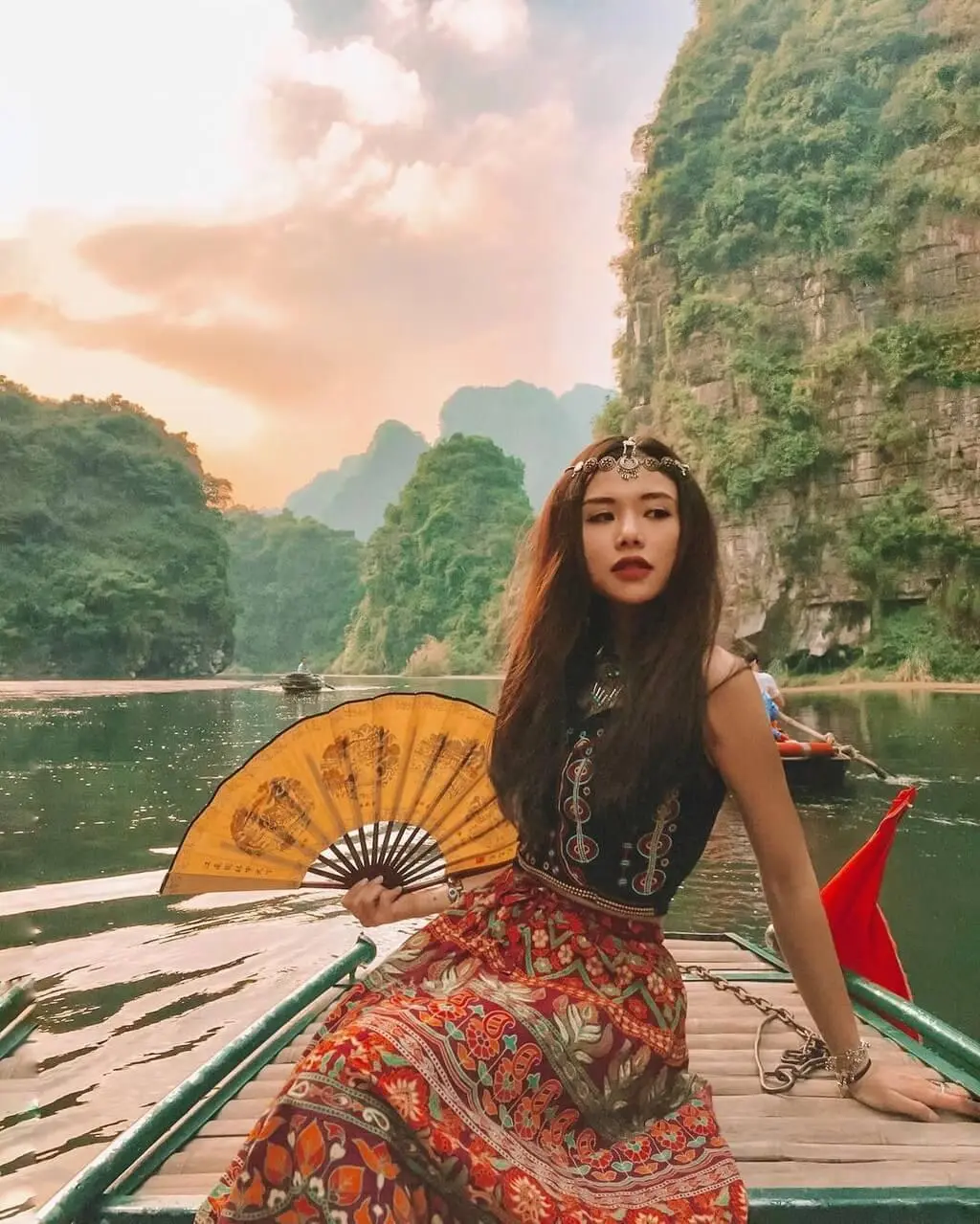 B&iacute; k&iacute;p tạo d&aacute;ng đẹp ở Tr&agrave;ng An d&agrave;nh cho hội đam m&ecirc; sống ảo 11