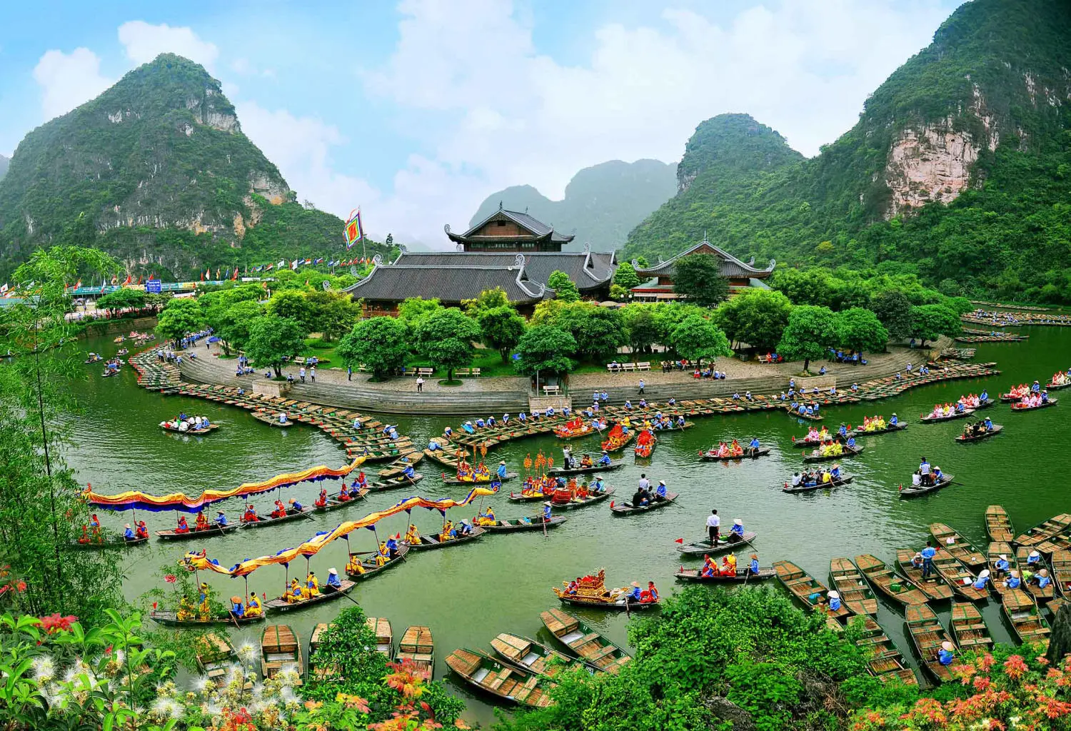Cập nhật gi&aacute; v&eacute; tham quan ở Ninh B&igrave;nh cho những đ&ocirc;i ch&acirc;n ưa kh&aacute;m ph&aacute; 2