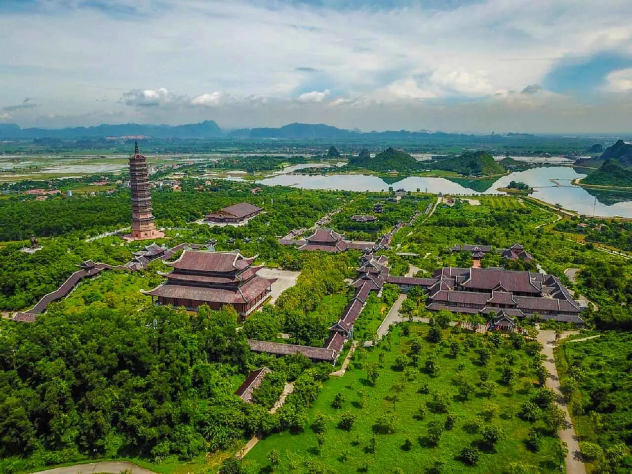 Cập nhật gi&aacute; v&eacute; tham quan ở Ninh B&igrave;nh cho những đ&ocirc;i ch&acirc;n ưa kh&aacute;m ph&aacute; 6