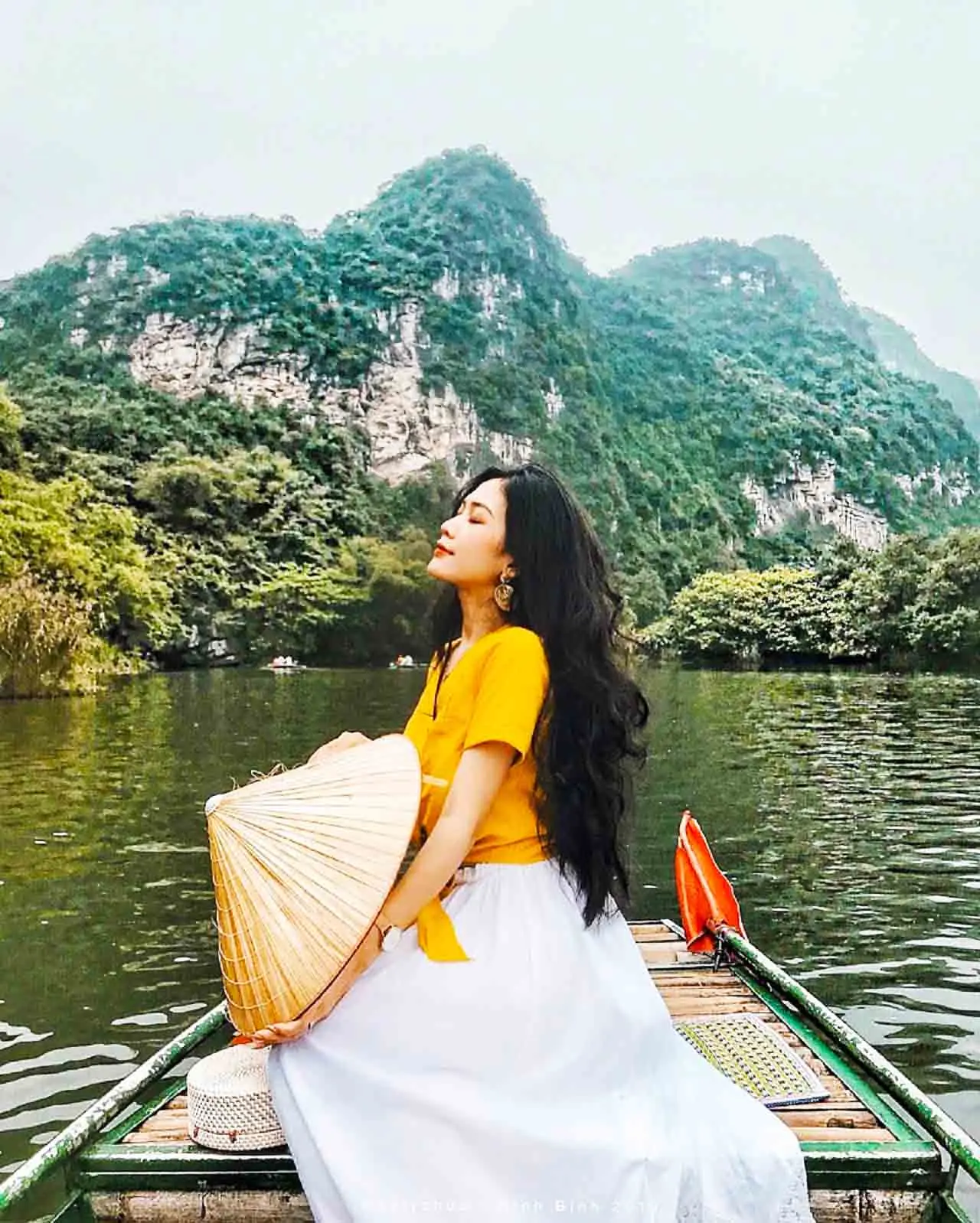 Chọn trang phục đi Tràng An để c&oacute; bộ ảnh chất như nước cất 11