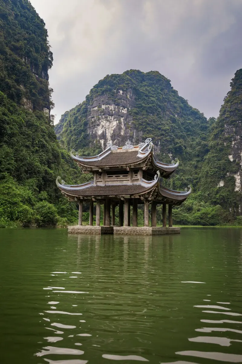 Kinh nghiệm du lịch Ninh B&igrave;nh tự t&uacute;c trọn vẹn nhất 2026 6