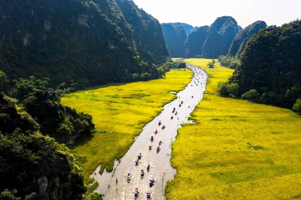 Mộng mơ v&ugrave;ng đất thi&ecirc;ng qua c&aacute;c m&ugrave;a du lịch Ninh B&igrave;nh 4