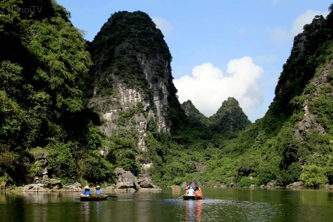 T&igrave;m hiểu c&aacute;ch kh&aacute;m ph&aacute; Thung Vối Tr&agrave;ng An th&uacute; vị nhất 7