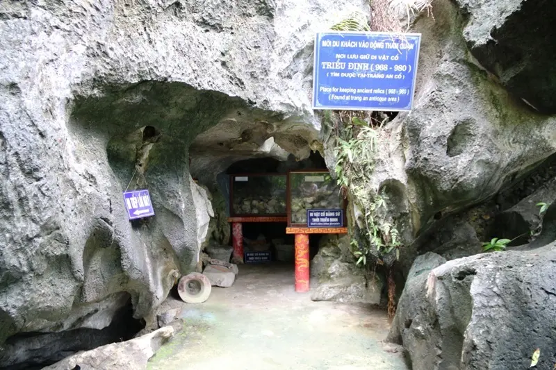 Trải nghiệm đi thuyền kh&aacute;m ph&aacute; d&ograve;ng s&ocirc;ng S&agrave;o Kh&ecirc; lịch sử 8