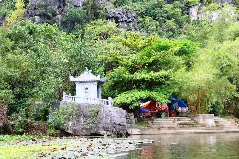 Trải nghiệm đi thuyền kh&aacute;m ph&aacute; d&ograve;ng s&ocirc;ng S&agrave;o Kh&ecirc; lịch sử 4