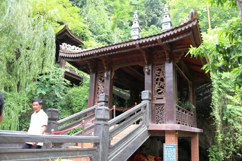 Trải nghiệm đi thuyền kh&aacute;m ph&aacute; d&ograve;ng s&ocirc;ng S&agrave;o Kh&ecirc; lịch sử 10
