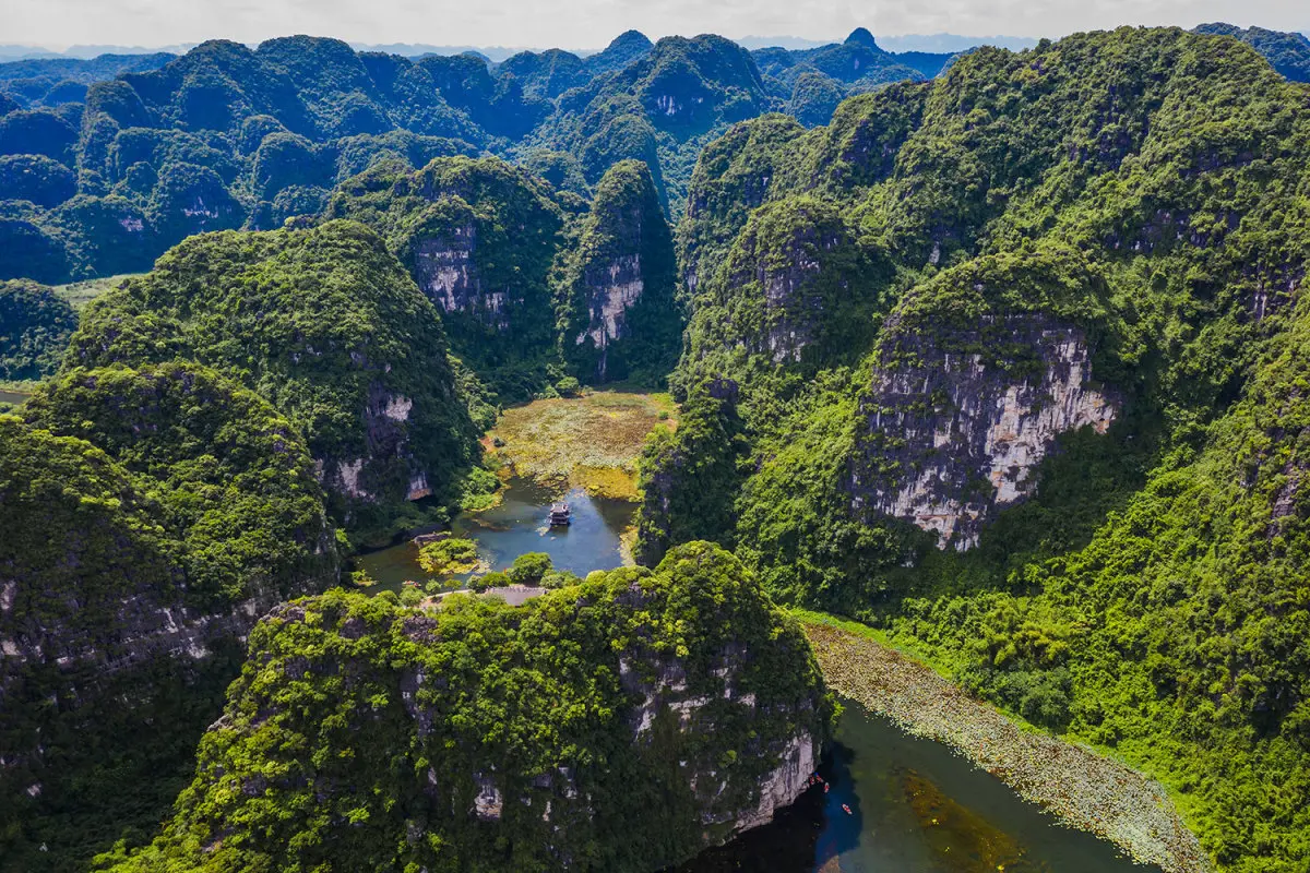 Tr&agrave;ng An tuyến 1 - Kh&aacute;m ph&aacute; c&aacute;c điểm du lịch t&acirc;m linh tại Ninh B&igrave;nh 3