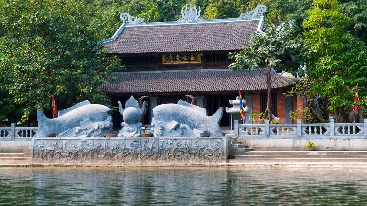 Tr&agrave;ng An tuyến 1 - Kh&aacute;m ph&aacute; c&aacute;c điểm du lịch t&acirc;m linh tại Ninh B&igrave;nh 8
