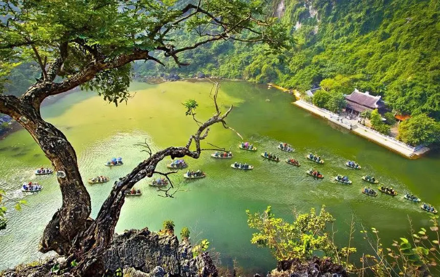 Lưu ngay lịch tr&igrave;nh du lịch Ninh B&igrave;nh tự t&uacute;c từ TP.HCM cho người đi lần đầu 8