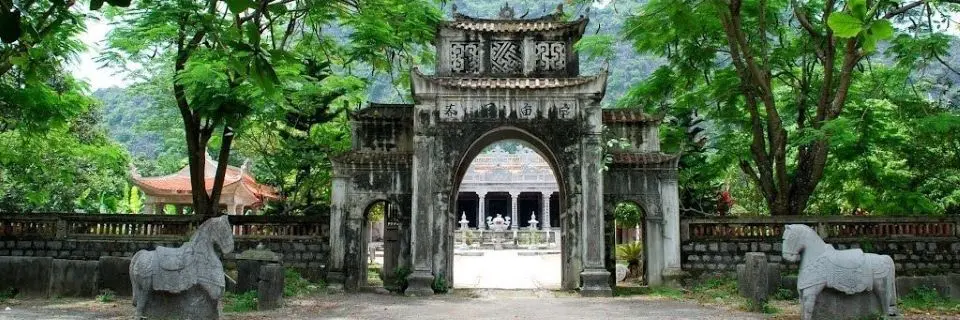 X&aacute;ch vali v&agrave; đi du lịch Ninh B&igrave;nh 4 ng&agrave;y kh&aacute;m ph&aacute; non nước Cố đ&ocirc; Hoa Lư 5