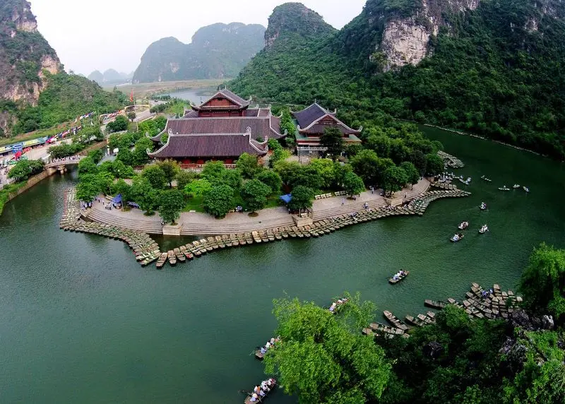 X&aacute;ch vali v&agrave; đi du lịch Ninh B&igrave;nh 4 ng&agrave;y kh&aacute;m ph&aacute; non nước Cố đ&ocirc; Hoa Lư 8