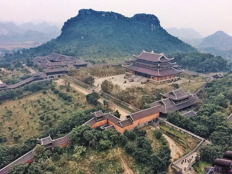 X&aacute;ch vali v&agrave; đi du lịch Ninh B&igrave;nh 4 ng&agrave;y kh&aacute;m ph&aacute; non nước Cố đ&ocirc; Hoa Lư 7