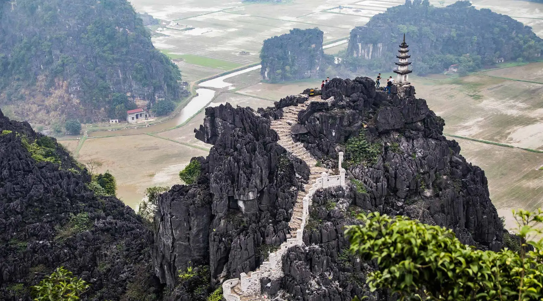 Lưu ngay lịch trình du lịch Ninh Bình tự túc từ TP.HCM cho người đi lần đầu
