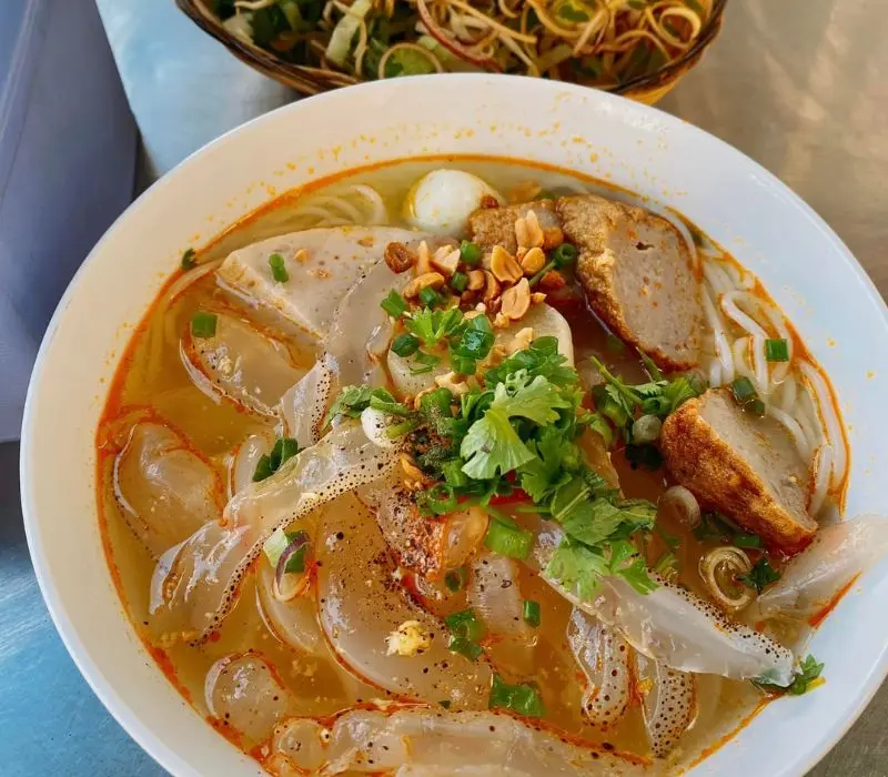 Biển B&igrave;nh Sơn: Kinh nghiệm kh&aacute;m xứ sở của nắng v&agrave; gi&oacute; 8