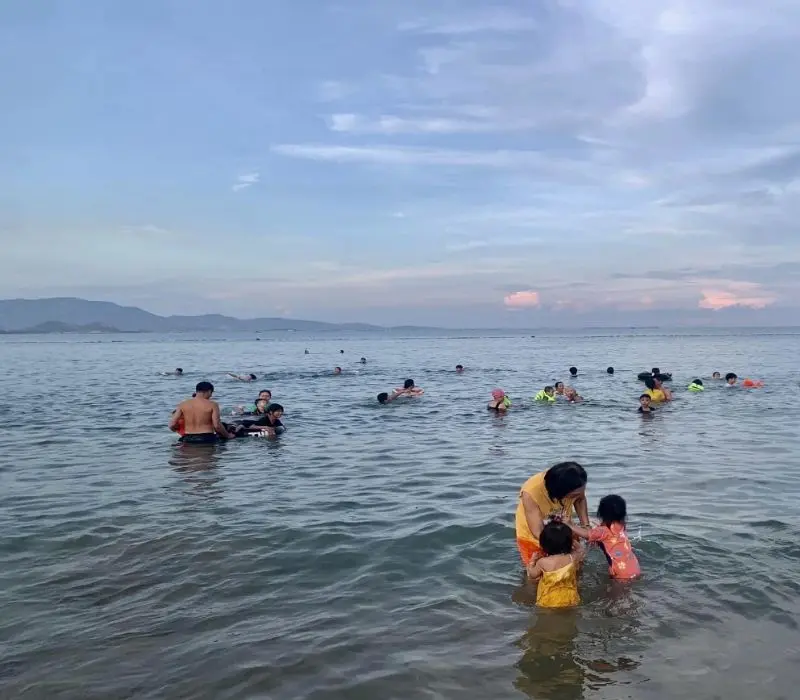 Biển B&igrave;nh Sơn: Kinh nghiệm kh&aacute;m xứ sở của nắng v&agrave; gi&oacute; 4