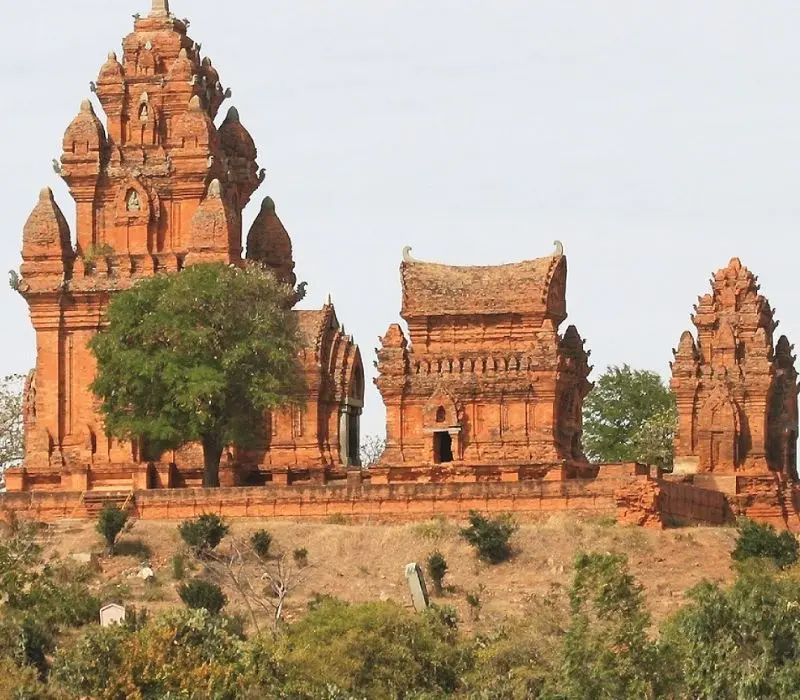 Biển B&igrave;nh Sơn: Kinh nghiệm kh&aacute;m xứ sở của nắng v&agrave; gi&oacute; 5