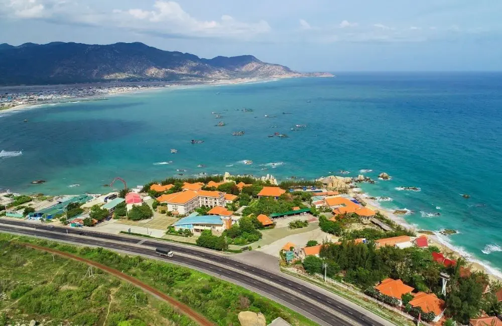 Du lịch Biển C&agrave; N&aacute; v&agrave; những điều th&uacute; vị bạn n&ecirc;n biết 3