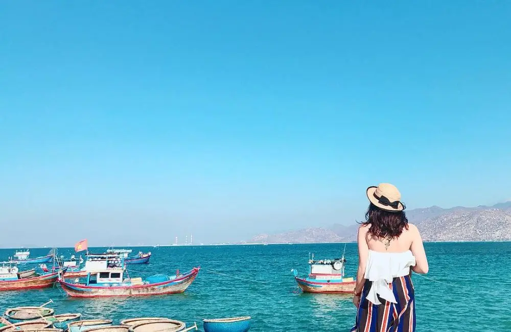 Kh&aacute;m ph&aacute; Biển Ninh Chữ 2026 với vẻ đẹp hoang sơ say đắm l&ograve;ng người 6