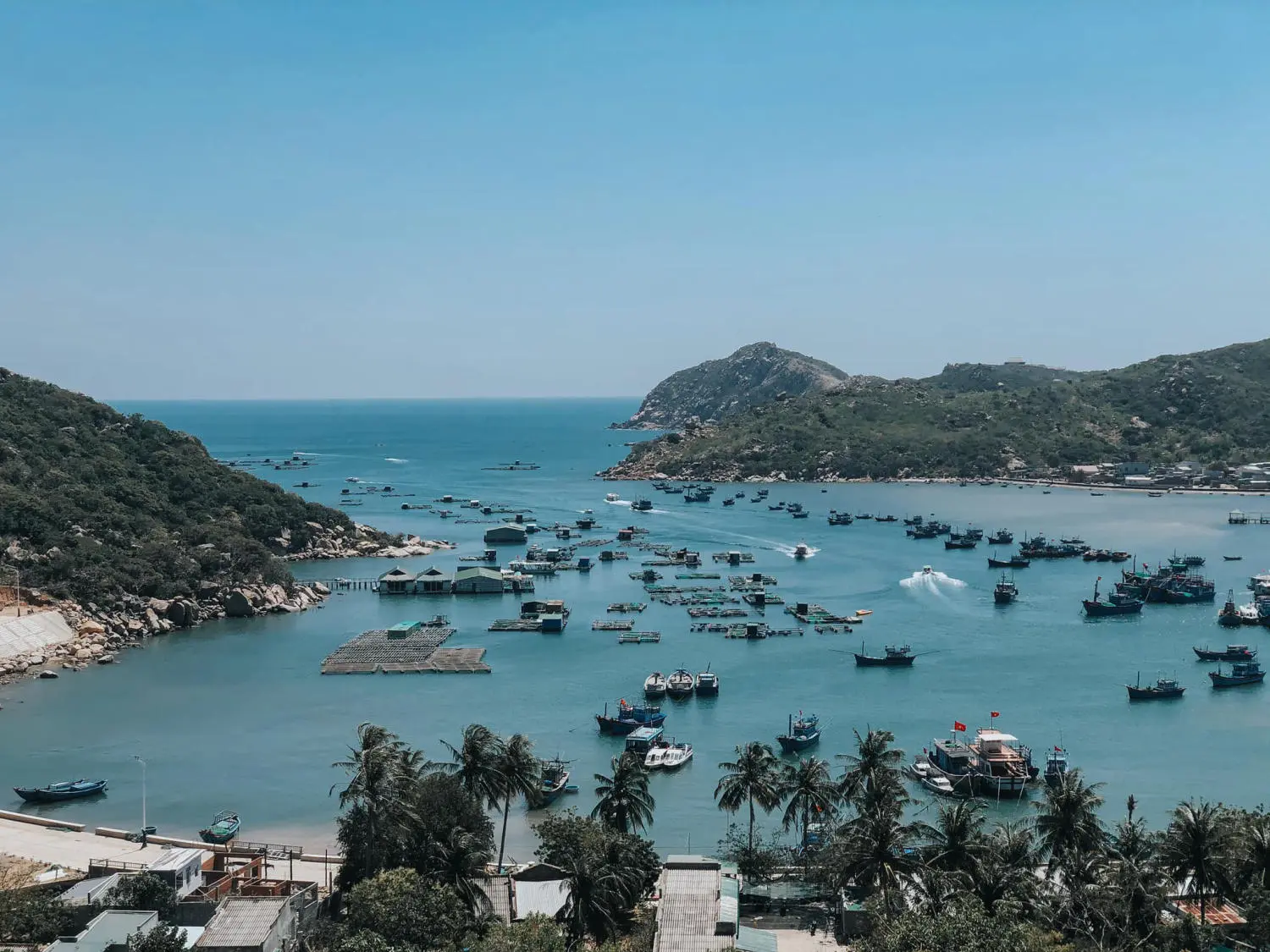 Kh&aacute;m ph&aacute; Vịnh Vĩnh Hy đẹp m&ecirc; hồn khiến bao người say đắm 7
