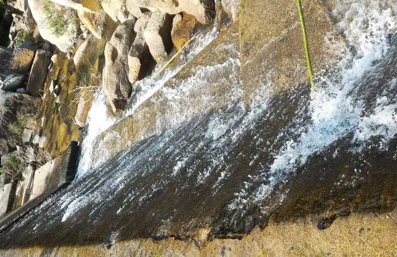 N&eacute;t hoang sơ quyến rũ của d&ograve;ng suối Lạnh Ninh Thuận 3