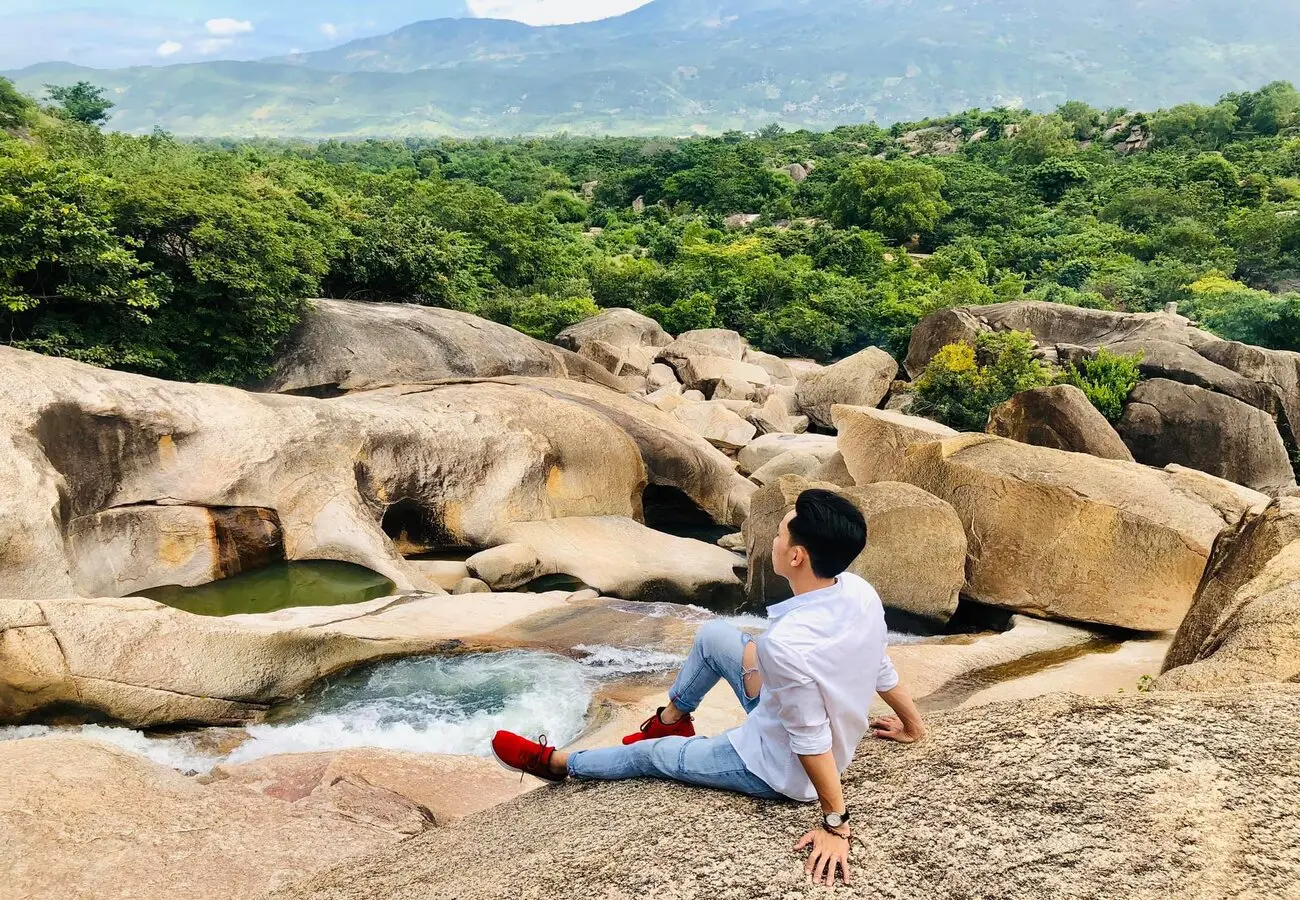 Trải nghiệm Th&aacute;c Ti&ecirc;n suối Ba Hồ, tuyệt t&igrave;nh cốc của nổi tiếng của Ninh Thuận 4