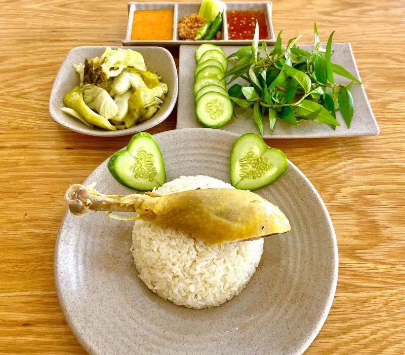 Cơm gà Chú Ngộ, thương hiệu cơm gà đặc sản Phan Rang nổi tiếng