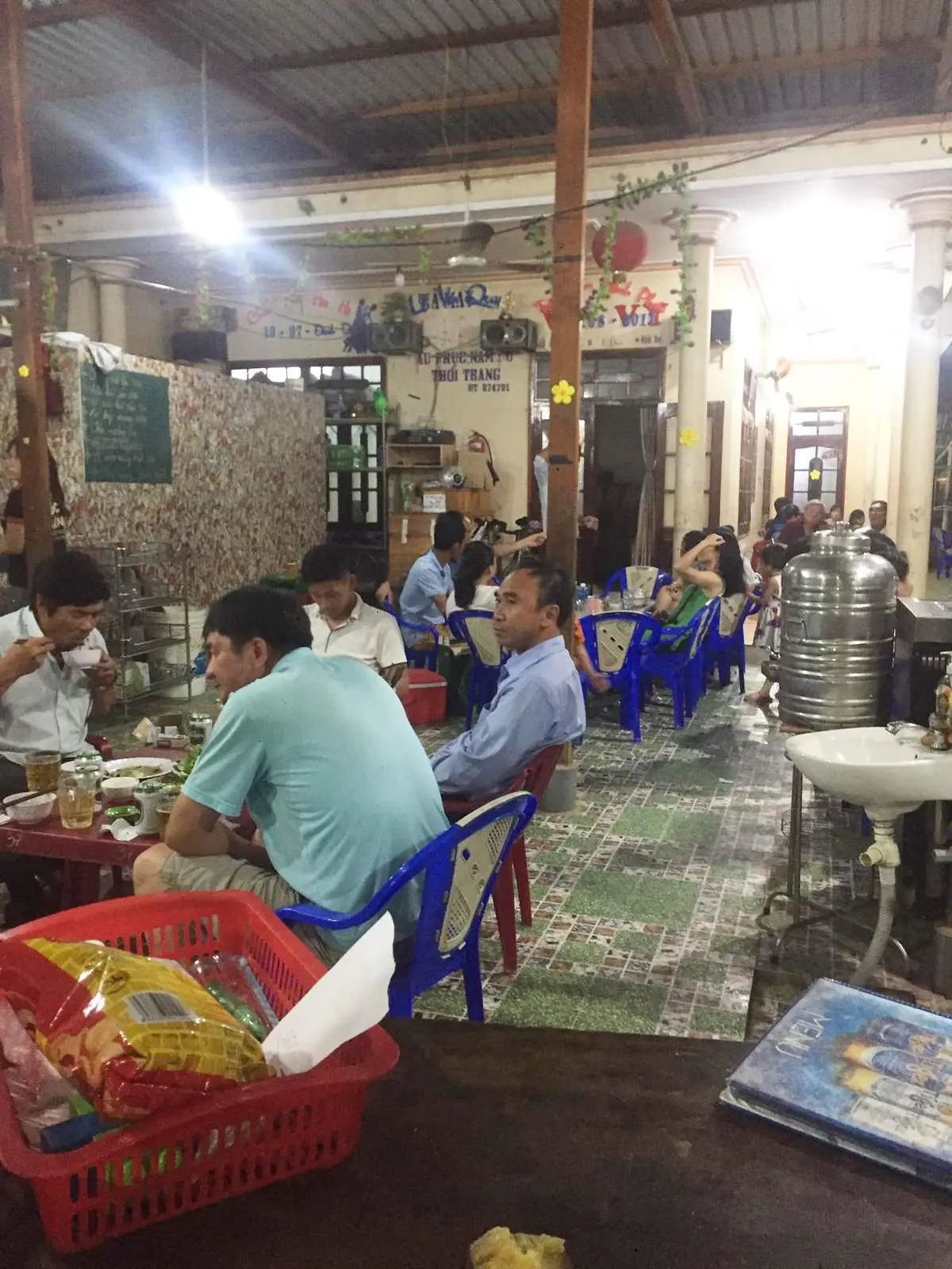 Chinh phục menu si&ecirc;u hấp dẫn tại qu&aacute;n ốc Th&agrave;nh 2