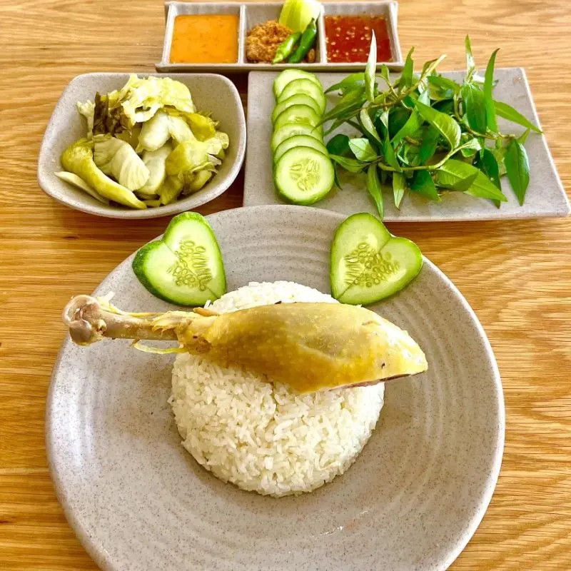 Cơm g&agrave; Ch&uacute; Ngộ, thương hiệu cơm g&agrave; đặc sản Phan Rang nổi tiếng 3