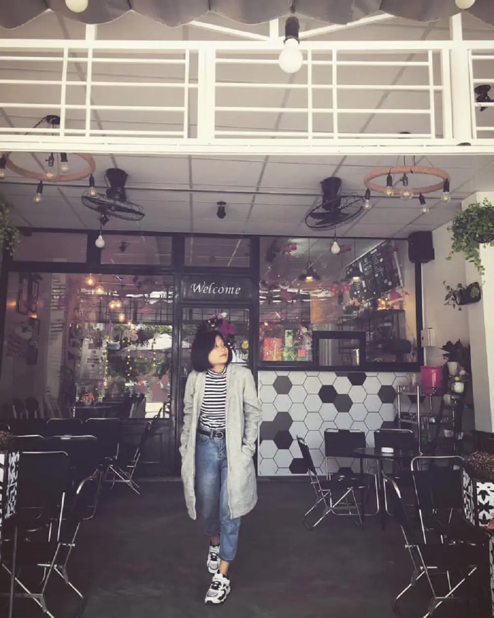 Mixcool's Coffee House mang hơi thở trẻ trung v&agrave; tối giản giữa l&ograve;ng xứ Phan 9