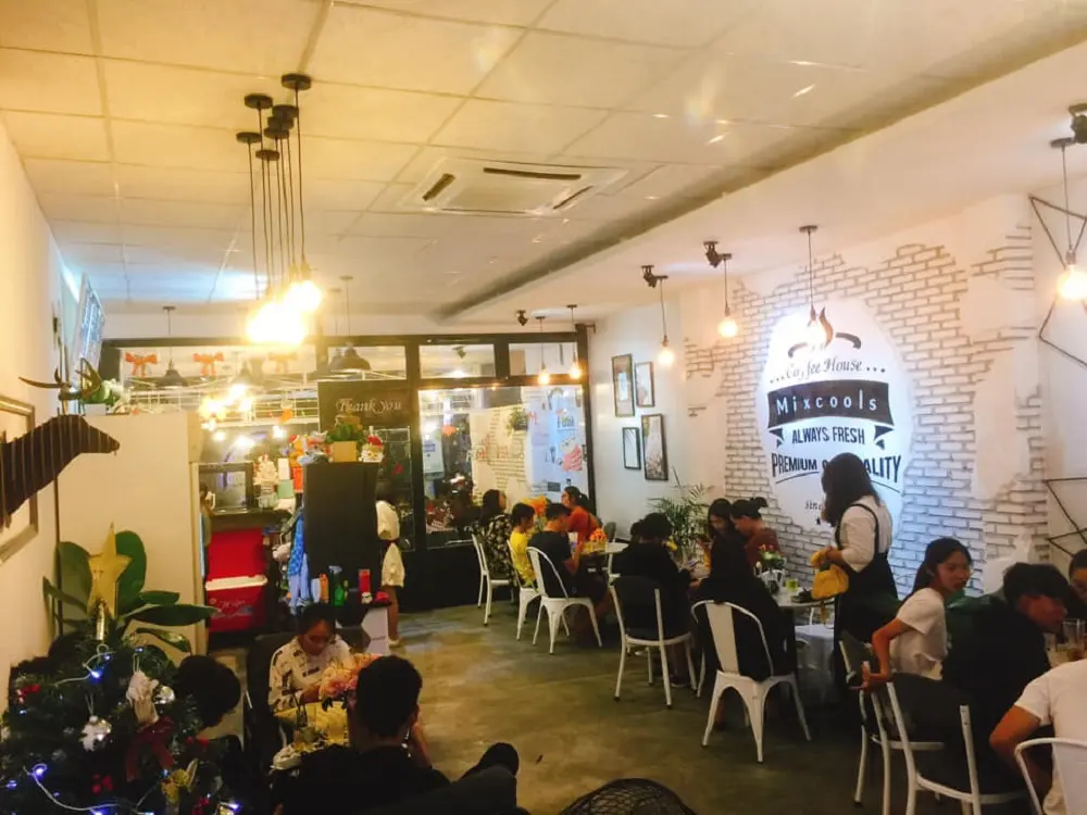 Mixcool's Coffee House mang hơi thở trẻ trung v&agrave; tối giản giữa l&ograve;ng xứ Phan 10