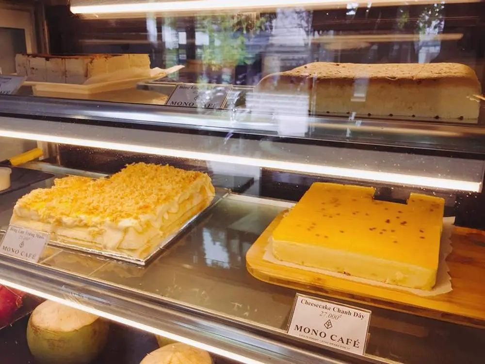 Mono caf&eacute; v&agrave; kh&ocirc;ng gian c&agrave; ph&ecirc; thanh b&igrave;nh, tĩnh lặng 11