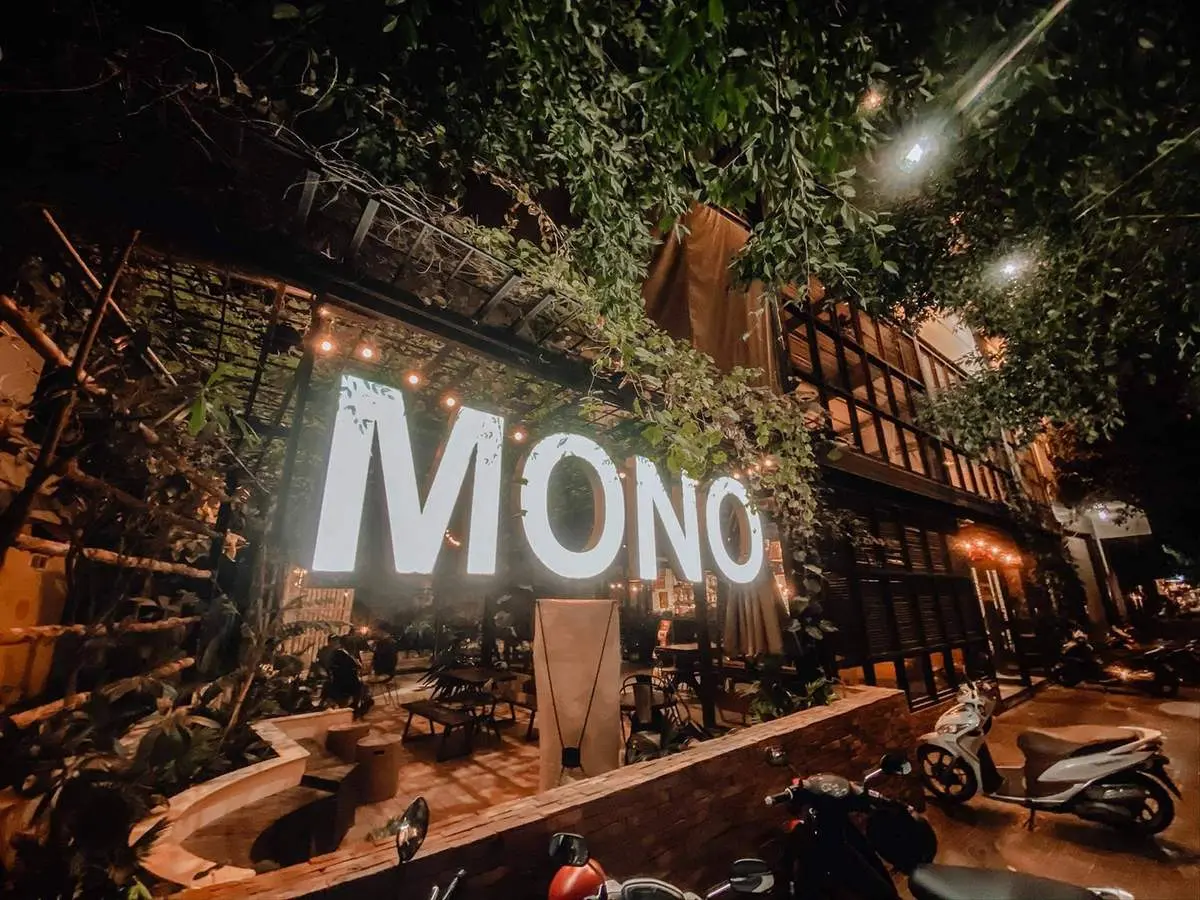 Mono caf&eacute; v&agrave; kh&ocirc;ng gian c&agrave; ph&ecirc; thanh b&igrave;nh, tĩnh lặng 9