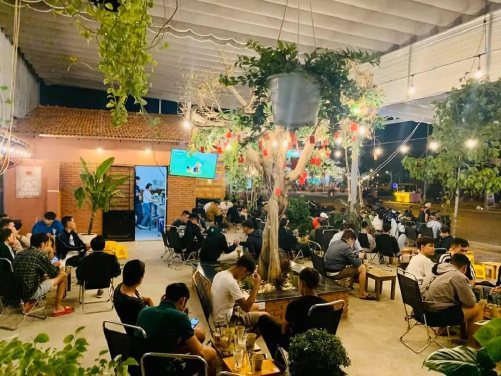 Qu&aacute;n 1988 C&agrave; Ph&ecirc; Beer điểm đến ấn tượng tại Ninh Thuận 2