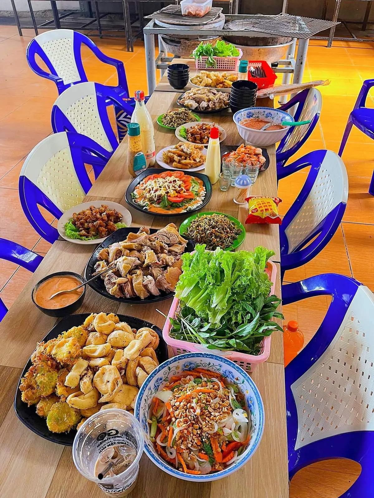 Qu&aacute;n ốc Bi B&eacute;o, thi&ecirc;n đường hải sản giữa l&ograve;ng th&agrave;nh phố 2