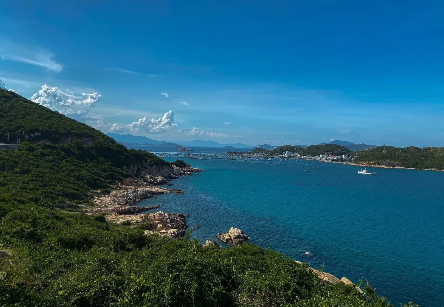 Kh&aacute;m ph&aacute; Hang R&aacute;i Vĩnh Hy v&ocirc; c&ugrave;ng ấn tượng c&ugrave;ng c&ocirc; bạn Vy Thư 2