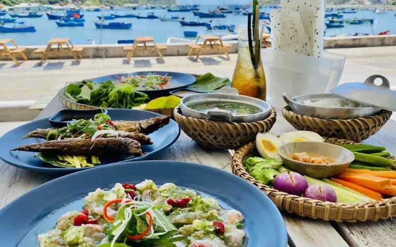 Kh&aacute;m ph&aacute; vịnh Vĩnh Hy: Vi&ecirc;n ngọc xanh hoang sơ ở Ninh Thuận 9