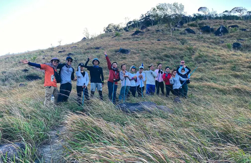 Review chuyến trekking N&uacute;i Ch&uacute;a đ&aacute;ng nhớ c&ugrave;ng hội bạn th&acirc;n 7