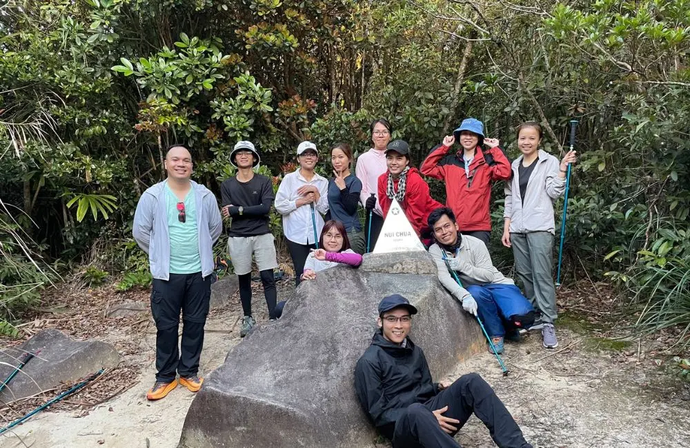 Review chuyến trekking N&uacute;i Ch&uacute;a đ&aacute;ng nhớ c&ugrave;ng hội bạn th&acirc;n 8