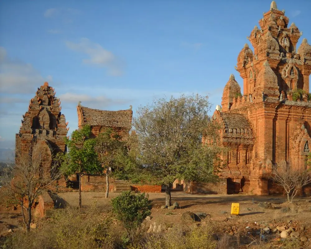 Lịch tr&igrave;nh kh&aacute;m ph&aacute; Phan Rang Th&aacute;p Ch&agrave;m th&uacute; vị cho hội bạn th&acirc;n 3