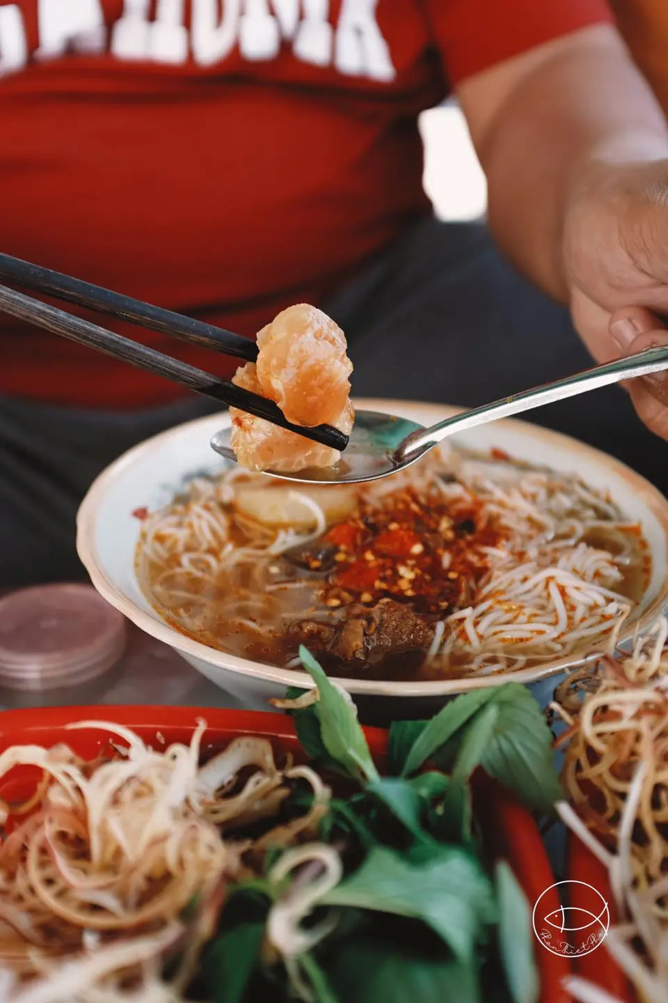B&uacute;n b&ograve; Phan Thiết, đặc sản n&iacute;u ch&acirc;n bao người tại phố biển 6