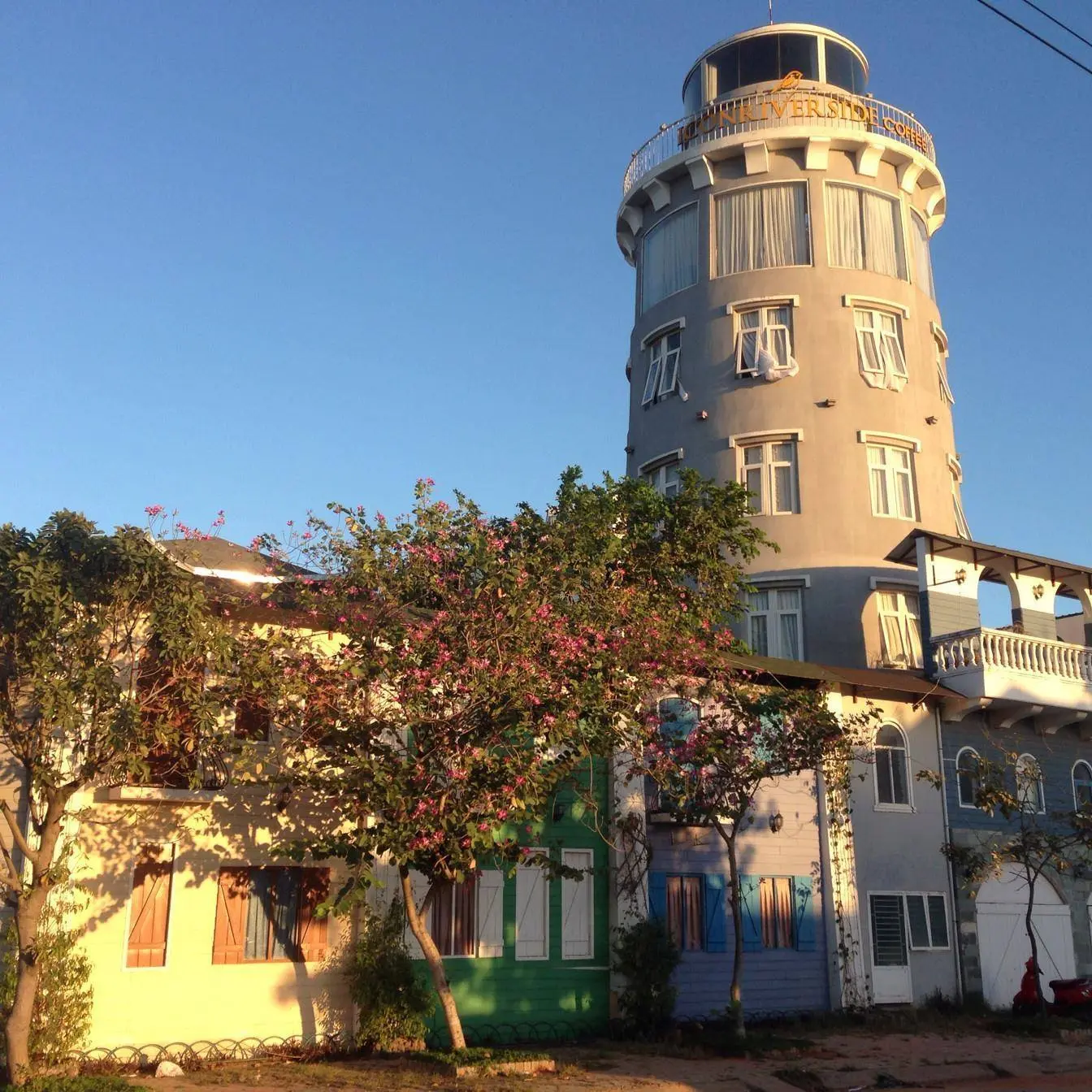 Đến C&agrave; ph&ecirc; thị x&atilde; Phan Thiết chi&ecirc;m ngưỡng th&agrave;nh phố tuyệt đẹp về đ&ecirc;m 2