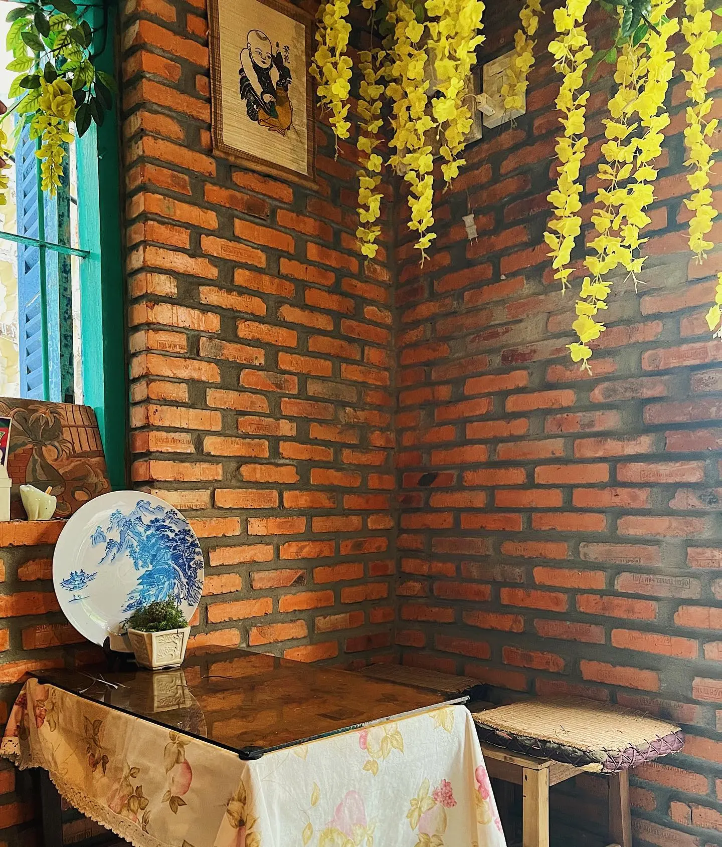 Đến &Ocirc;ng b&agrave; B&iacute;ch nh&acirc;m nhi c&agrave; ph&ecirc; c&ugrave;ng những kỷ niệm xưa cũ 6