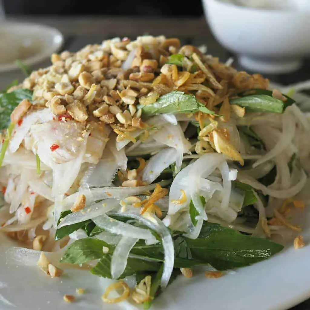 Hấp dẫn gỏi c&aacute; Phan Thiết, m&oacute;n ăn chi&ecirc;u đ&atilde;i những người bạn mới 5