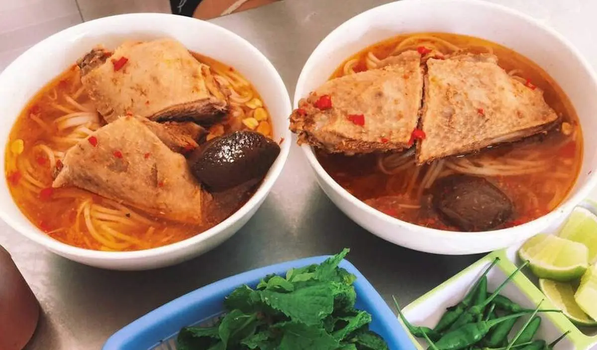 Kh&aacute;m ph&aacute; qu&aacute;n m&igrave; quảng kh&ocirc;ng t&ecirc;n ở Mũi N&eacute; 4