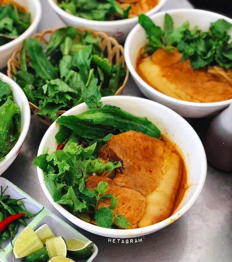 M&igrave; quảng Phan Thiết c&oacute; g&igrave; đặc biệt v&agrave; những qu&aacute;n được l&ograve;ng thực kh&aacute;ch 2