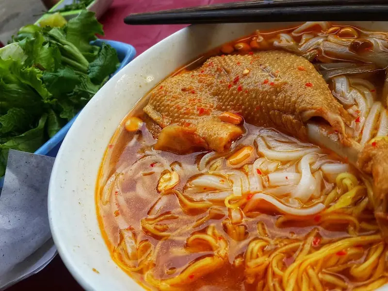 M&igrave; quảng Phan Thiết c&oacute; g&igrave; đặc biệt v&agrave; những qu&aacute;n được l&ograve;ng thực kh&aacute;ch 7