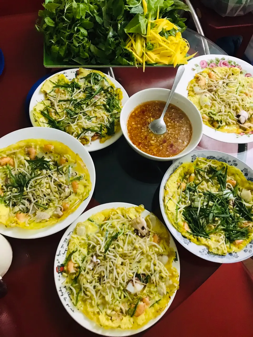 M&oacute;n b&aacute;nh x&egrave;o ăn trong t&ocirc; độc đ&aacute;o ở Phan Thiết 4