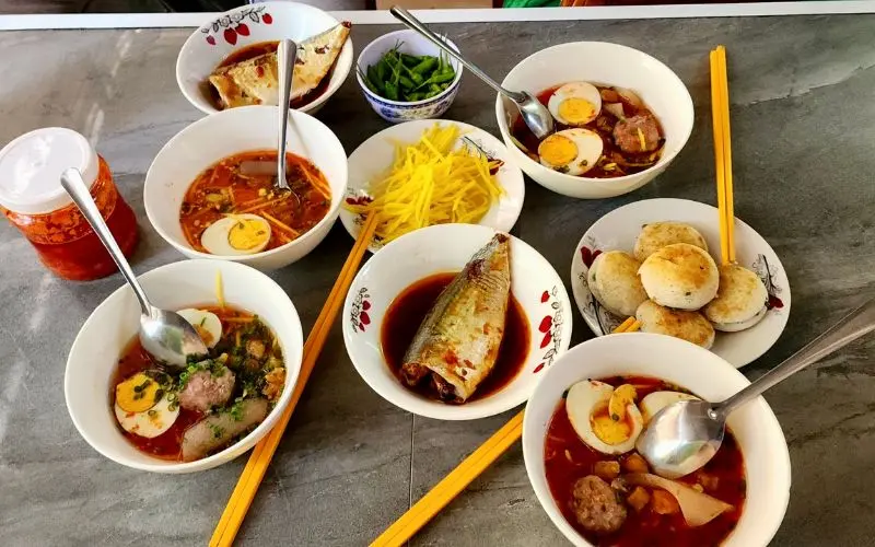 Top 8 qu&aacute;n b&aacute;nh căn Phan Thiết ăn l&agrave; ghiền 6